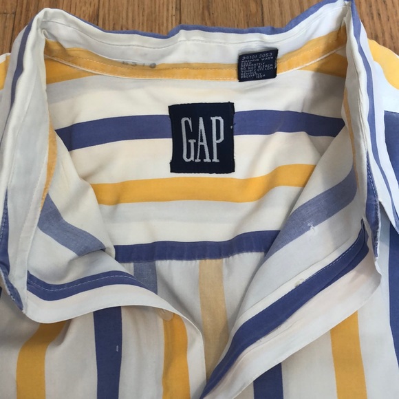 Gap button up - Picture 2 of 4
